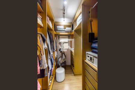 Apartamento à venda com 133m², 3 quartos e 2 vagasCloset da suíte