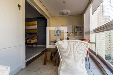 Apartamento à venda com 133m², 3 quartos e 2 vagasVaranda