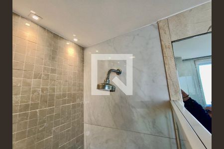 Apartamento à venda com 119m², 3 quartos e 1 vagaSuíte banheiro 