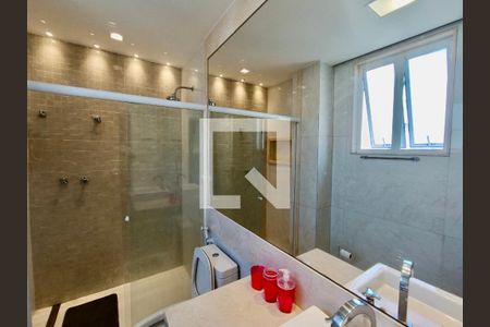 Apartamento à venda com 119m², 3 quartos e 1 vagaSuíte banheiro 