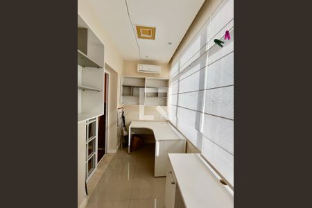 Apartamento à venda com 119m², 3 quartos e 1 vagaVaranda fechada 