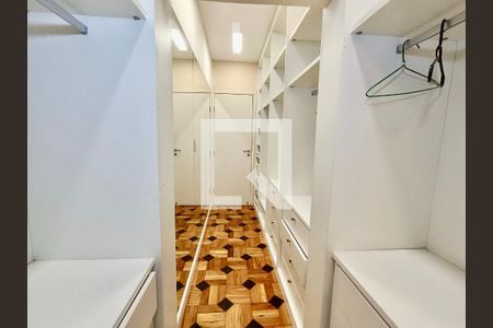 Apartamento à venda com 119m², 3 quartos e 1 vagaSuíte closet 
