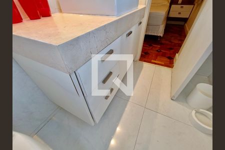 Apartamento à venda com 119m², 3 quartos e 1 vagaSuíte banheiro 