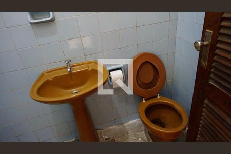 Casa à venda com 253m², 2 quartos e 2 vagasLavabo da área comum