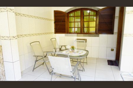 Casa à venda com 253m², 2 quartos e 2 vagasÁrea comum