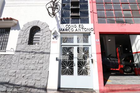 Apartamento à venda com 75m², 2 quartos e 1 vagaFachada