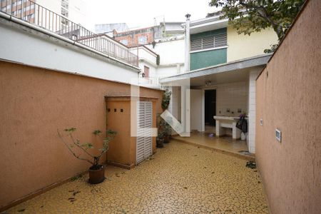 Casa à venda com 413m², 3 quartos e 4 vagasQuintal