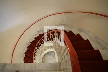 Casa à venda com 413m², 3 quartos e 4 vagasEscada