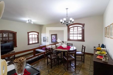 Casa à venda com 498m², 5 quartos e 3 vagas Casa à venda com 498m², 5 quartos e 3 vagasCopa