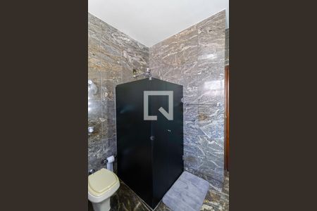 Casa à venda com 498m², 5 quartos e 3 vagas Casa à venda com 498m², 5 quartos e 3 vagasBanheiro social