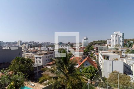 Casa à venda com 498m², 5 quartos e 3 vagas Casa à venda com 498m², 5 quartos e 3 vagasVista da varanda do quarto 1