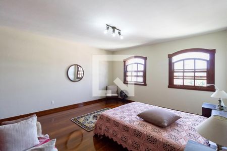 Casa à venda com 498m², 5 quartos e 3 vagas Casa à venda com 498m², 5 quartos e 3 vagasSuíte 2