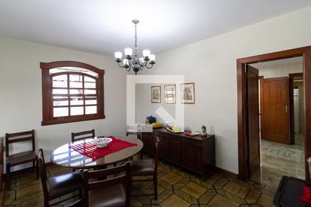 Casa à venda com 498m², 5 quartos e 3 vagas Casa à venda com 498m², 5 quartos e 3 vagasCopa