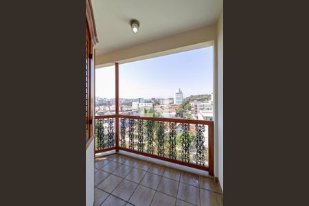 Casa à venda com 498m², 5 quartos e 3 vagas Casa à venda com 498m², 5 quartos e 3 vagasVaranda do quarto 1