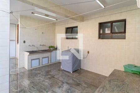 Casa à venda com 498m², 5 quartos e 3 vagas Casa à venda com 498m², 5 quartos e 3 vagasÁrea de serviço