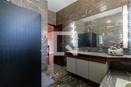 Casa à venda com 498m², 5 quartos e 3 vagas Casa à venda com 498m², 5 quartos e 3 vagasBanheiro social