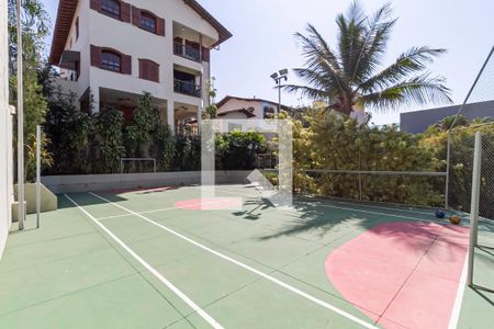 Casa à venda com 498m², 5 quartos e 3 vagas Casa à venda com 498m², 5 quartos e 3 vagasQuadra Esportiva