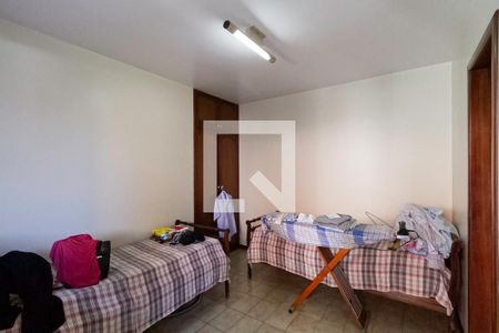 Casa à venda com 498m², 5 quartos e 3 vagas Casa à venda com 498m², 5 quartos e 3 vagasQuarto de serviço