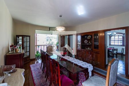 Casa à venda com 498m², 5 quartos e 3 vagas Casa à venda com 498m², 5 quartos e 3 vagasSala 3