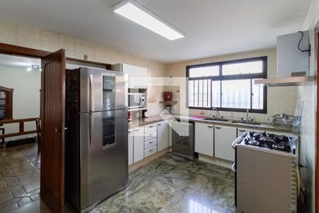 Casa à venda com 498m², 5 quartos e 3 vagas Casa à venda com 498m², 5 quartos e 3 vagasCozinha