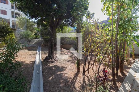 Casa à venda com 498m², 5 quartos e 3 vagas Casa à venda com 498m², 5 quartos e 3 vagasJardim