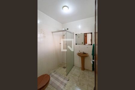 Casa à venda com 498m², 5 quartos e 3 vagas Casa à venda com 498m², 5 quartos e 3 vagasBanheiro de serviço