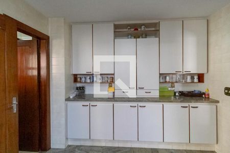 Casa à venda com 498m², 5 quartos e 3 vagas Casa à venda com 498m², 5 quartos e 3 vagasCozinha