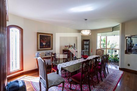 Casa à venda com 498m², 5 quartos e 3 vagas Casa à venda com 498m², 5 quartos e 3 vagasSala 3