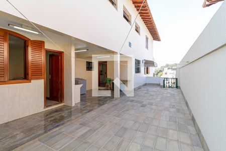 Casa à venda com 498m², 5 quartos e 3 vagas Casa à venda com 498m², 5 quartos e 3 vagasÁrea de serviço