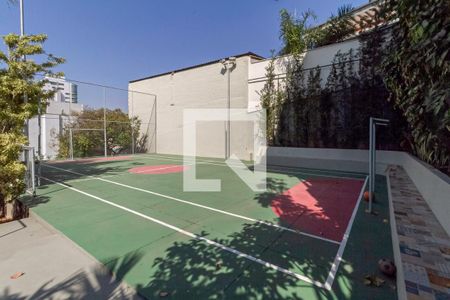 Casa à venda com 498m², 5 quartos e 3 vagas Casa à venda com 498m², 5 quartos e 3 vagasQuadra Esportiva