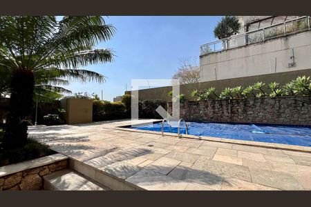 Apartamento à venda com 237m², 4 quartos e 5 vagas Apartamento à venda com 237m², 4 quartos e 5 vagasPiscina