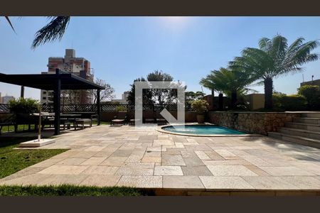 Apartamento à venda com 237m², 4 quartos e 5 vagas Apartamento à venda com 237m², 4 quartos e 5 vagasPiscina