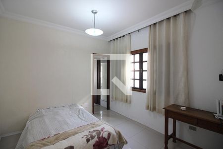 Casa à venda com 330m², 3 quartos e 2 vagasSuíte 2