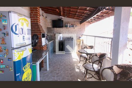 Casa à venda com 250m², 3 quartos e 2 vagas Casa à venda com 250m², 3 quartos e 2 vagasCobertura