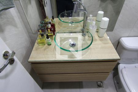 Casa à venda com 250m², 3 quartos e 2 vagas Casa à venda com 250m², 3 quartos e 2 vagasQuarto 2