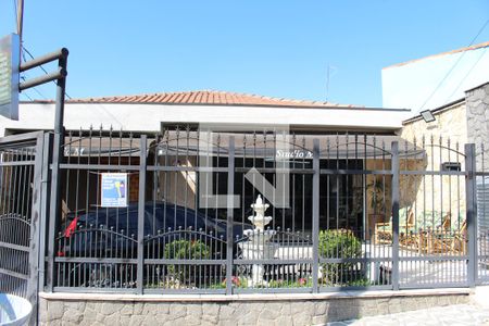 Casa à venda com 250m², 3 quartos e 2 vagasFachada