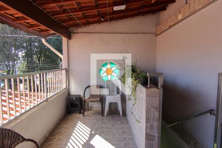 Casa à venda com 250m², 3 quartos e 2 vagas Casa à venda com 250m², 3 quartos e 2 vagasCobertura