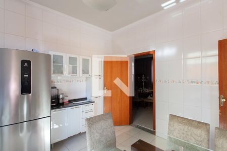 Casa à venda com 448m², 4 quartos e 4 vagasCozinha