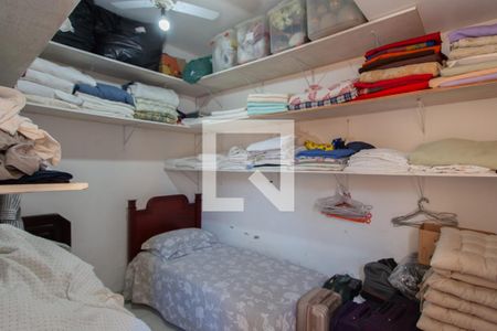 Casa à venda com 448m², 4 quartos e 4 vagasQuarto de Serviço