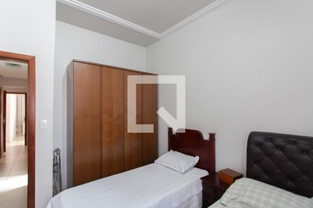 Casa à venda com 448m², 4 quartos e 4 vagasQuarto 2