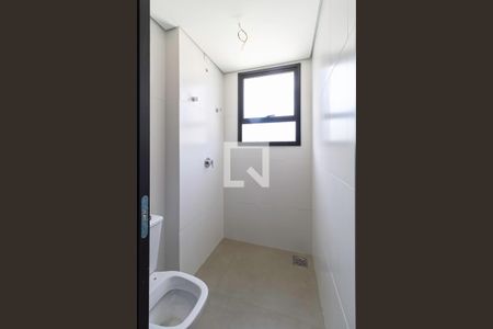 Apartamento à venda com 111m², 3 quartos e 2 vagas Apartamento à venda com 111m², 3 quartos e 2 vagasBanheiro das semi suítes 1 e 2