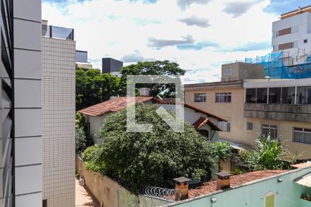 Apartamento à venda com 111m², 3 quartos e 2 vagas Apartamento à venda com 111m², 3 quartos e 2 vagasVista da semi suíte 2