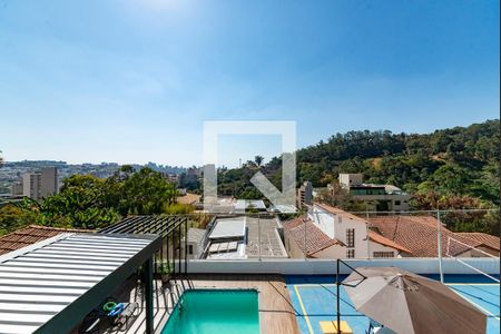 Casa à venda com 421m², 5 quartos e 3 vagas Casa à venda com 421m², 5 quartos e 3 vagasVaranda da Suíte 1