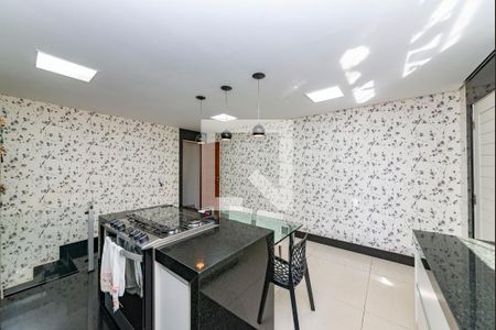 Casa à venda com 421m², 5 quartos e 3 vagas Casa à venda com 421m², 5 quartos e 3 vagasCozinha