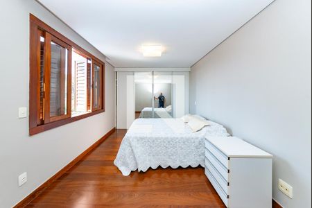 Casa à venda com 421m², 5 quartos e 3 vagas Casa à venda com 421m², 5 quartos e 3 vagasSemi-Suíte 2