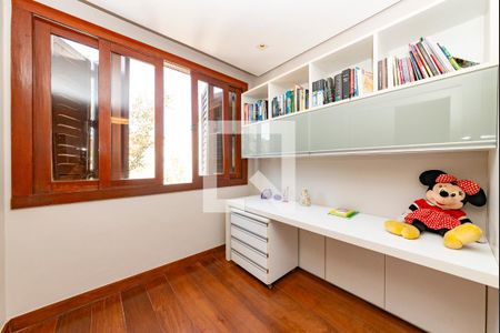 Casa à venda com 421m², 5 quartos e 3 vagas Casa à venda com 421m², 5 quartos e 3 vagasSuíte 2