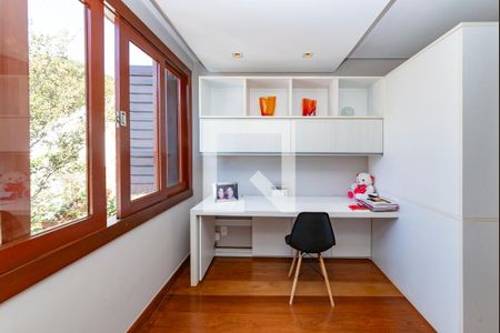 Casa à venda com 421m², 5 quartos e 3 vagas Casa à venda com 421m², 5 quartos e 3 vagasSemi-Suíte 1