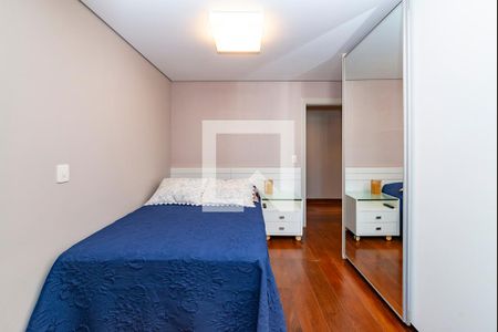 Casa à venda com 421m², 5 quartos e 3 vagas Casa à venda com 421m², 5 quartos e 3 vagasSuíte 2