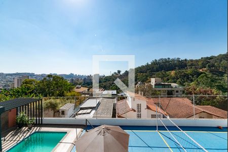 Casa à venda com 421m², 5 quartos e 3 vagas Casa à venda com 421m², 5 quartos e 3 vagasSemi-Suíte 2