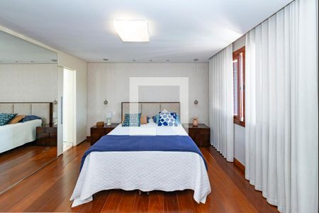 Casa à venda com 421m², 5 quartos e 3 vagas Casa à venda com 421m², 5 quartos e 3 vagasSuíte 1